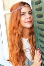wreath woman red hair swarovski