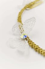 λευκή πεταλούδα χρυσό νήμα swarovski