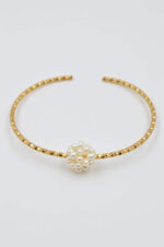 Handcuff with freshwater pearls