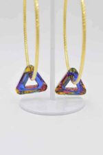 Επίχρυσα σκουλαρίκια με τριγωνικά Swarovski
