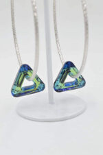 Ασημένια σκουλαρίκια με τριγωνικά Swarovski - Image 2