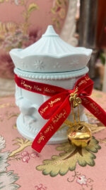 Light blue handmade scented candle carousel  with bell and velvet ribbon - Image 2