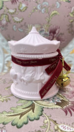 Pink handmade scented candle carousel with bell and velvet ribbon - Image 2