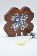 Brown tabletop decorative wooden trefoil with plexiglass and gold leaf - Image 4