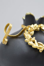 Royal black ceramic pomegranate with gold wreath - Image 2