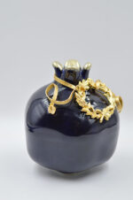 Royal blue ceramic pomegranate with gold wreath - Image 4
