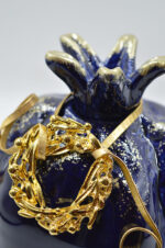 Royal blue ceramic pomegranate with gold wreath (large size) - Image 5
