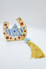 Plexiglass tabletop horseshoe and boat with gold tassel 2025