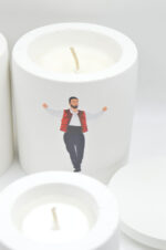 Laskaro handmade scented soy candle in vase with Greek traditional costumes - Image 3