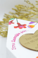 Wooden decorative piece with plexiglass heart and flowers for the teacher - Image 2