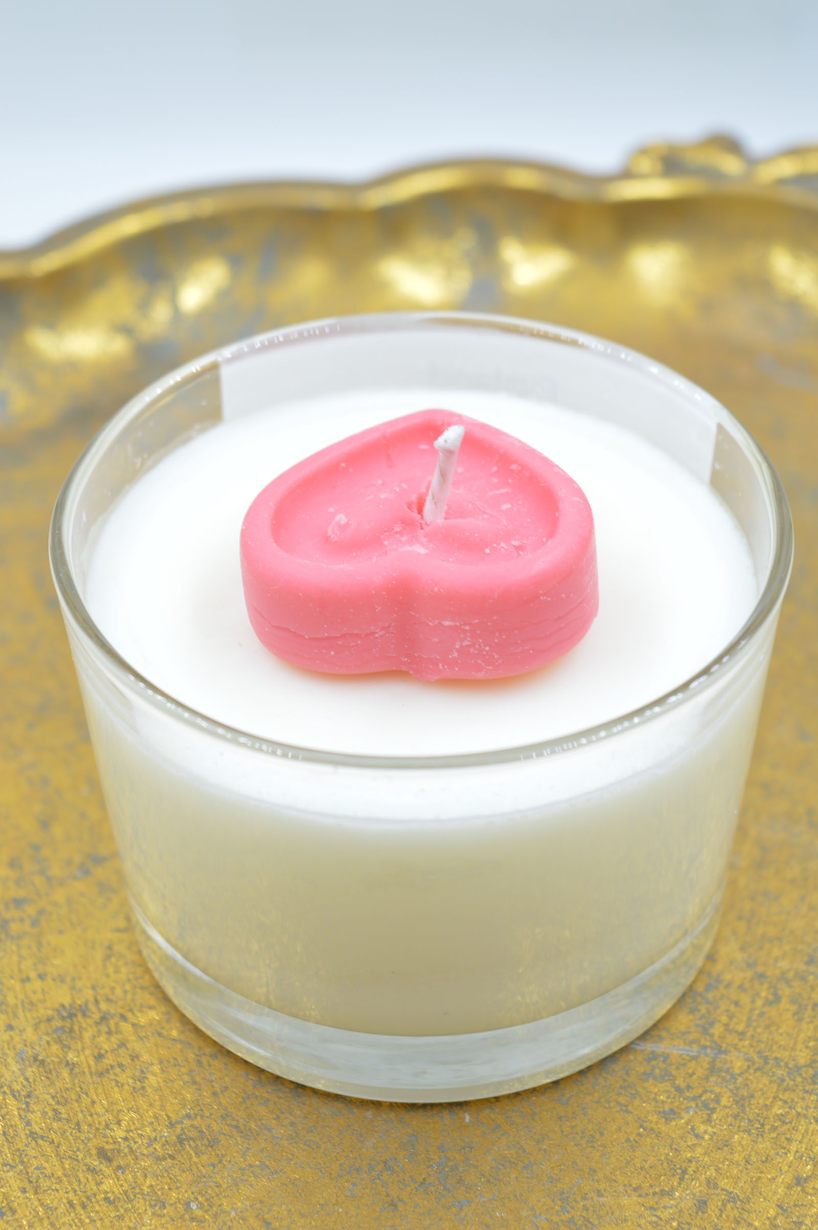 arwmatiko-keri-kardoula Scented handmade candle in glass with heart - Image 1