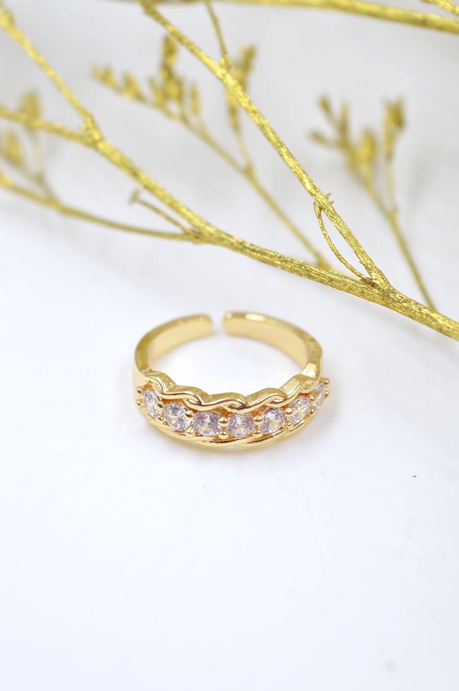 daxtulidi-zirgkon-oreixalkos-epixruswmeno (2) Gold plated brass ring with zircons - Image 1