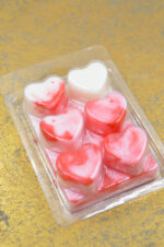 Wax melts pack red hearts