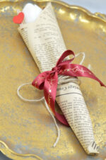 Handmade scented soy candle tulip in a bouquet - Image 3